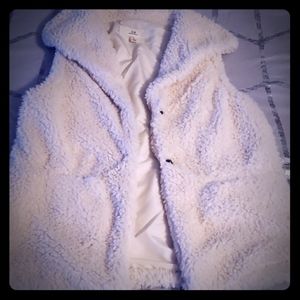 New without tags, super soft teddy vest.